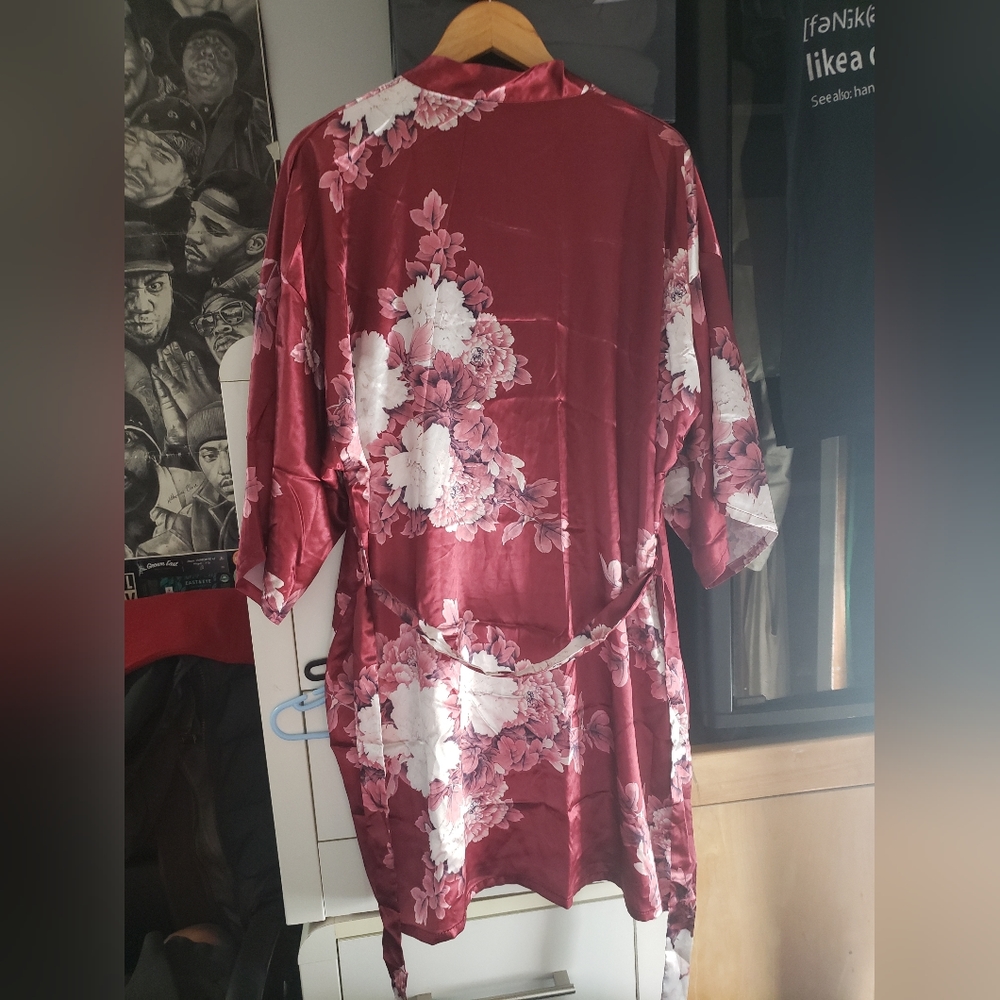 Womens Silk Floral Robe Large Like New. BUY ONE ITEM, CHOOSE ONE FREE - Picture 8 of 8